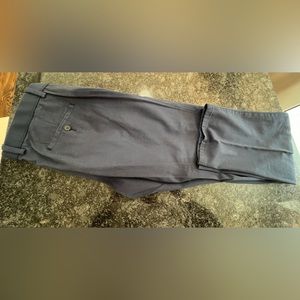 Haggar action khaki with stretch fabric. W34 L32. Good condition. Blue.